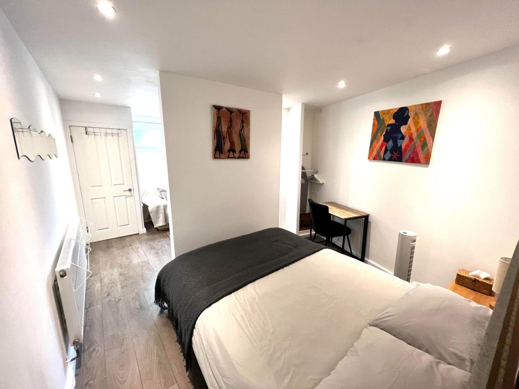 Modern Studio Apartment With Free Wifi Londres Extérieur photo