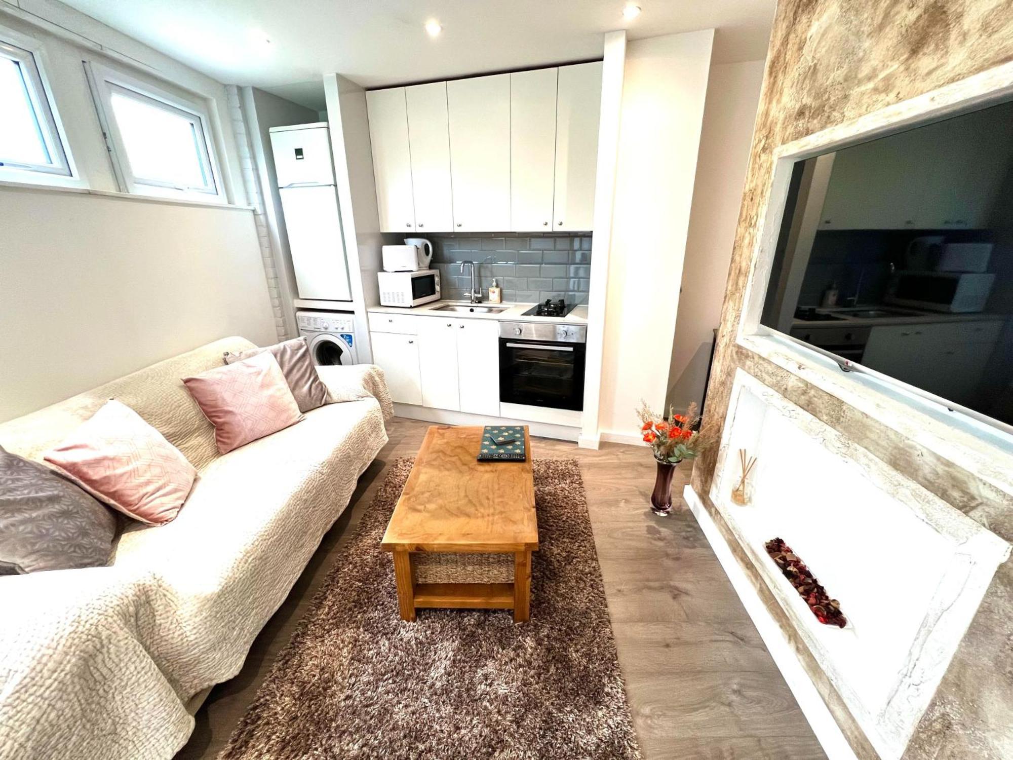 Modern Studio Apartment With Free Wifi Londres Extérieur photo